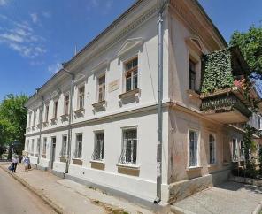 Продается однокомнатная квартира в Центре, ул. Суворова.