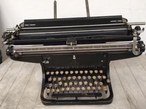 Послевоеная пишущая машина Москва