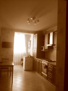 Сдам 2-комнатную  квартиру в Симферополе