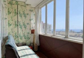Продается видовая двухкомнатная квартира в Алуште, ул. 60 лет СССР, 12.