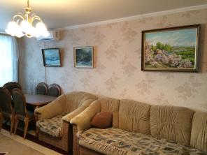 Срочно продам двухкомнатную крупногабаритную квартиру в Севастополе
