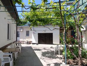 Трехкомнатный домик в частном домовладении