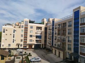 Продажа 3 комнатной квартиры в новом жилом комплексе в Евпатории.